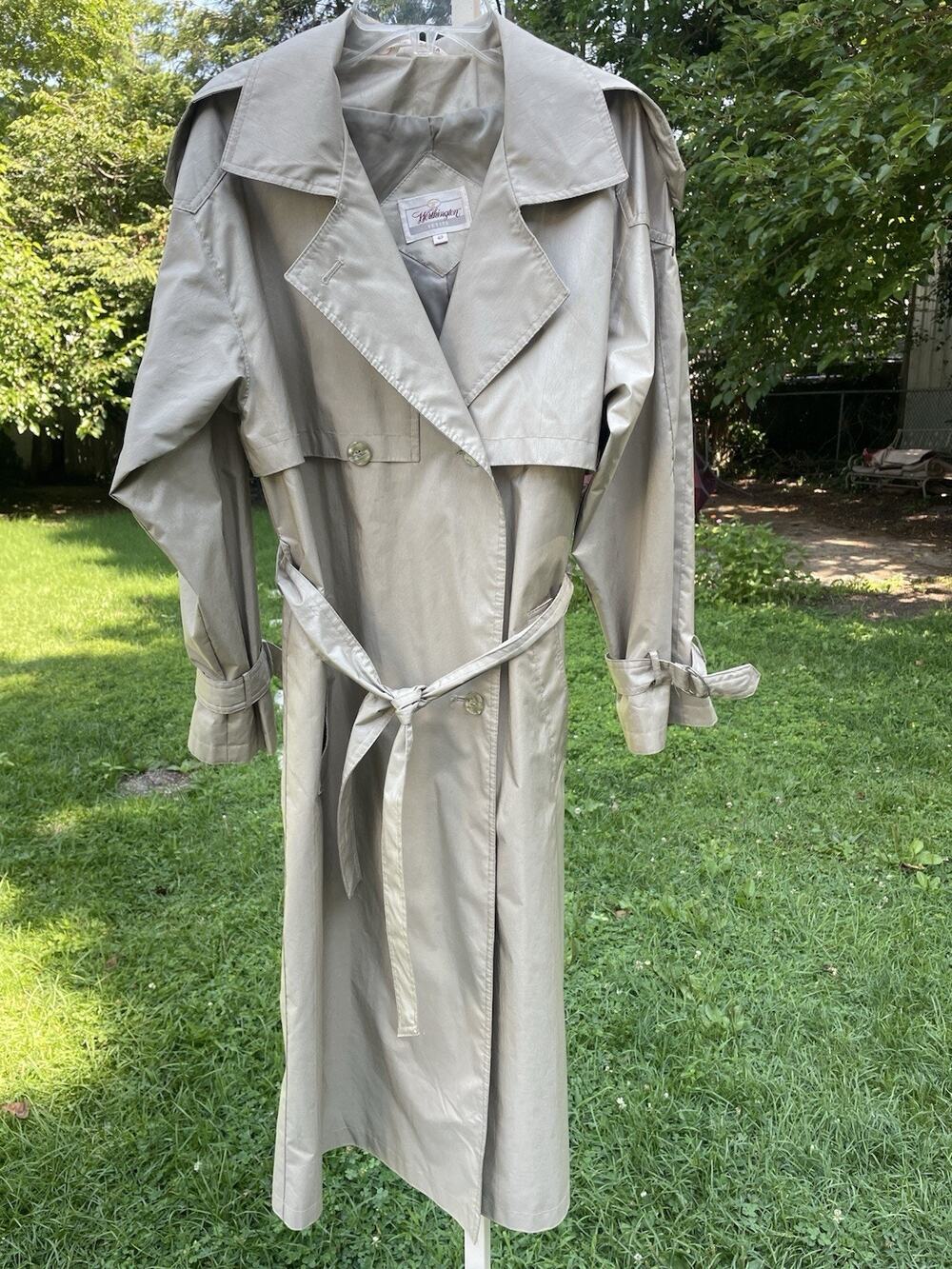 Vintage 1970's Worthington Beige Luxury Lined Trench Coat Size 4P fits Sm & Med